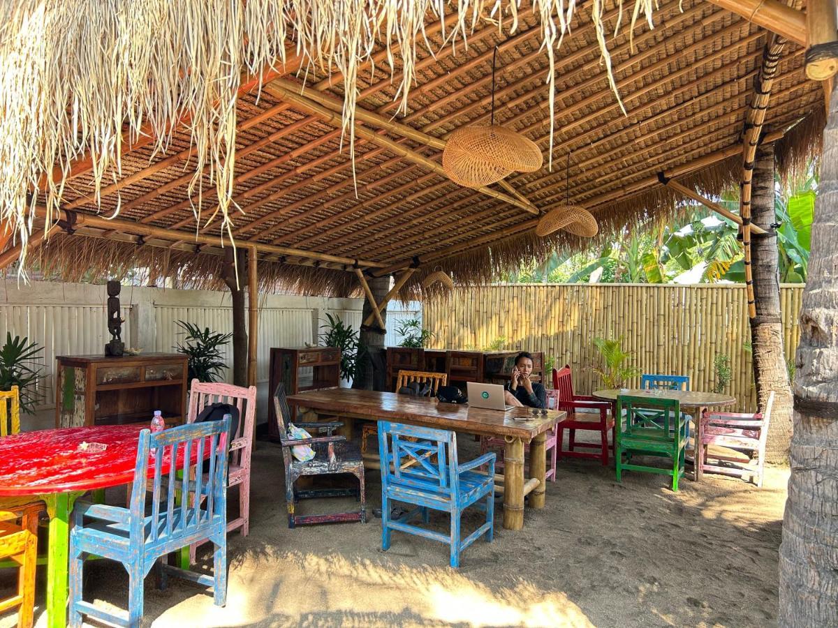 Готель Gili Land Гілі-Аїр Екстер'єр фото